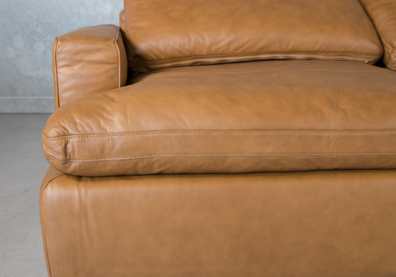 Douglas Sectional, Detail