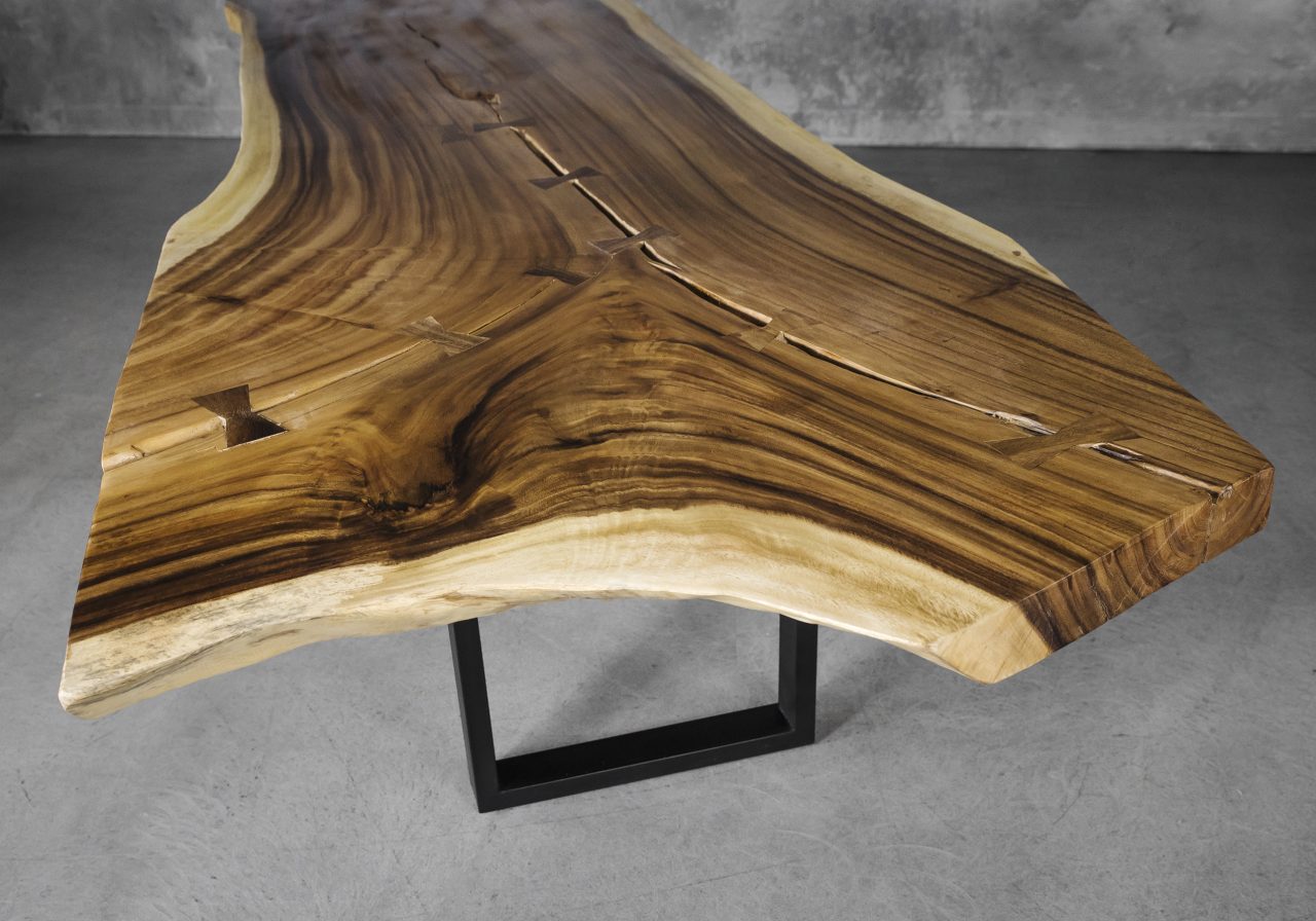 Live Edge Dining Table, Y Close Up