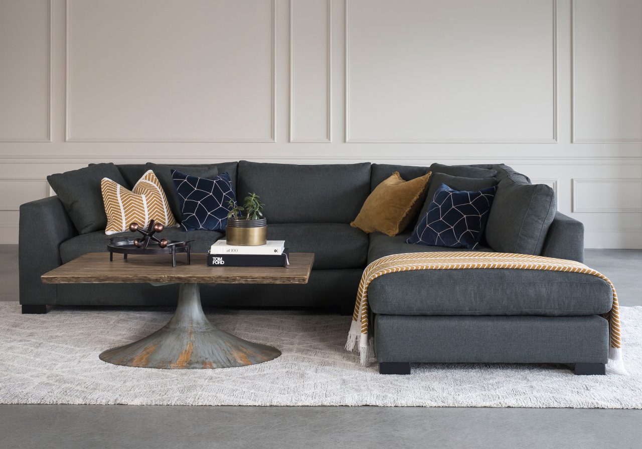 Shay Sectional, Style Shot