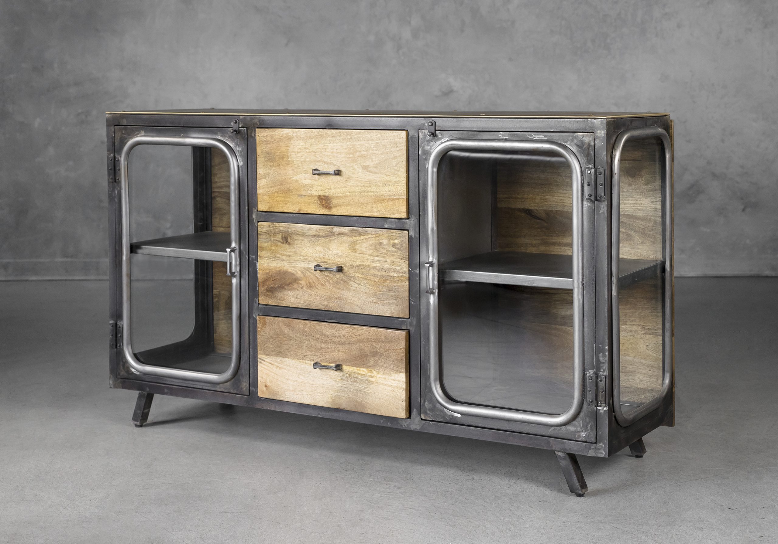 Thorndike Sideboard, Angle