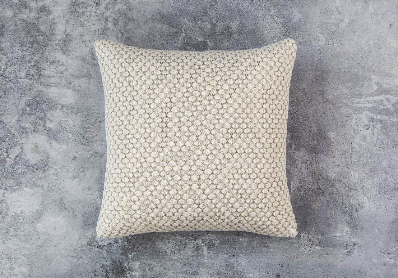 Dia Nat Toss Pillow 20 x 20, Top