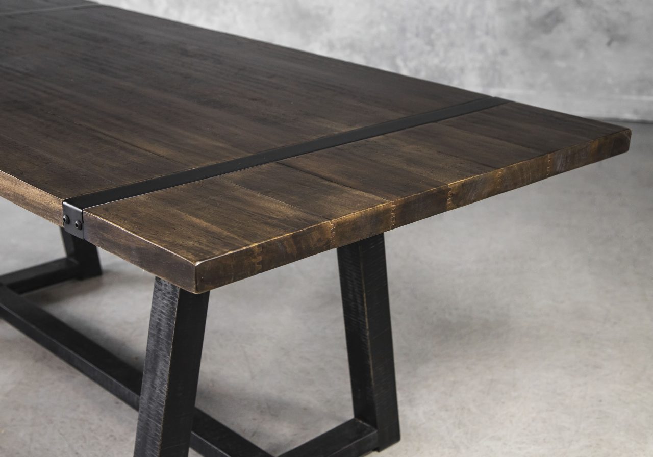 Urban Art Table, Close Up