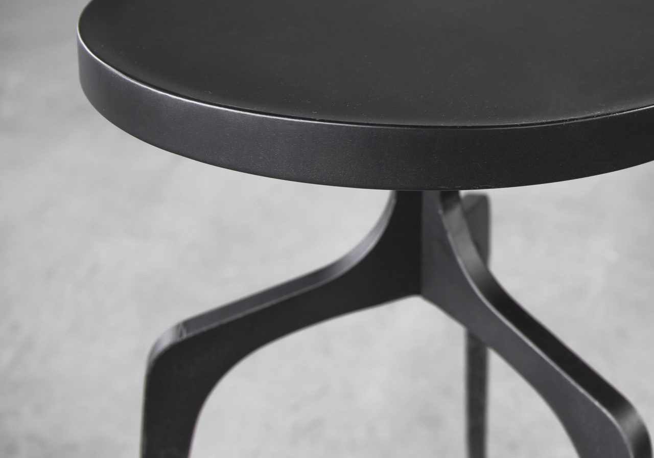 Jules Sidetable, Close Up