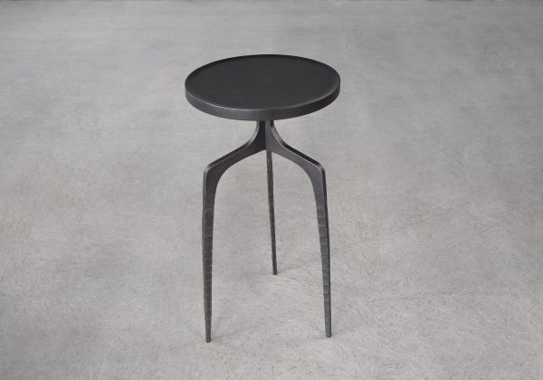 Jules Sidetable, Top, Angle