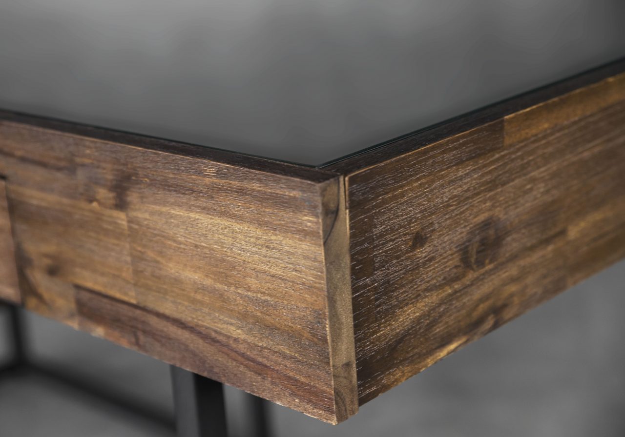 Elbert Desk, Close Up