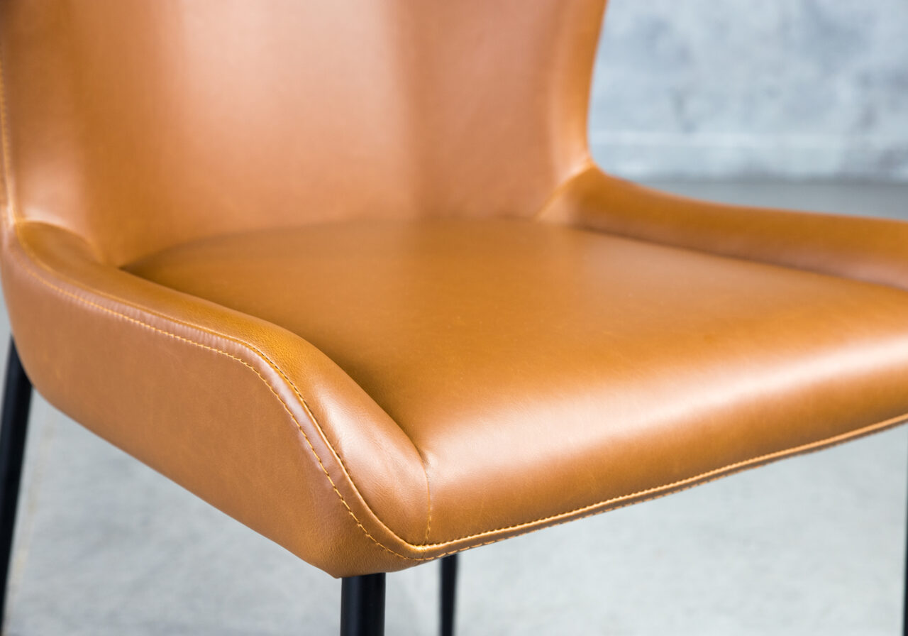 Glam Counter Stool in L.Brown, Detail