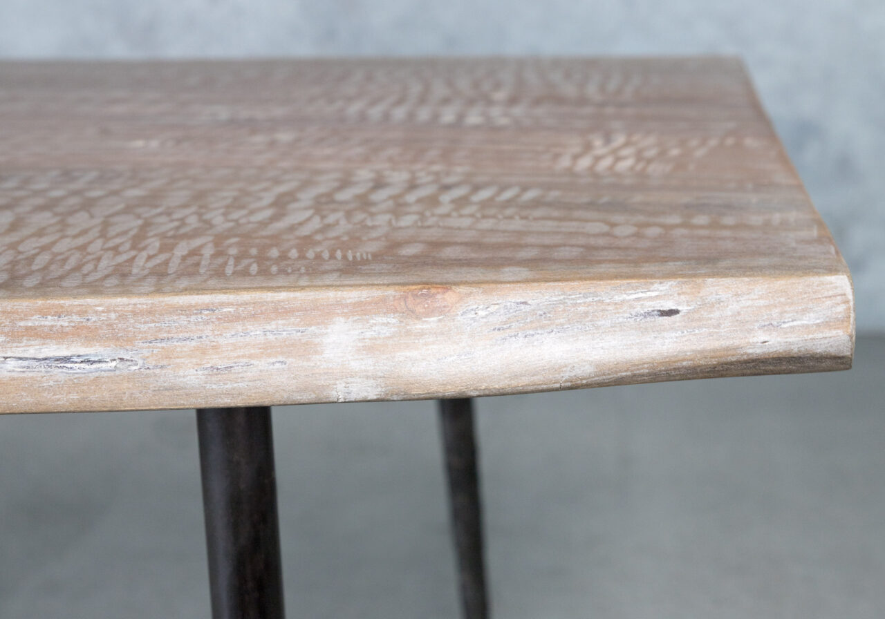 Shinola Tabl, Acacia, Detail