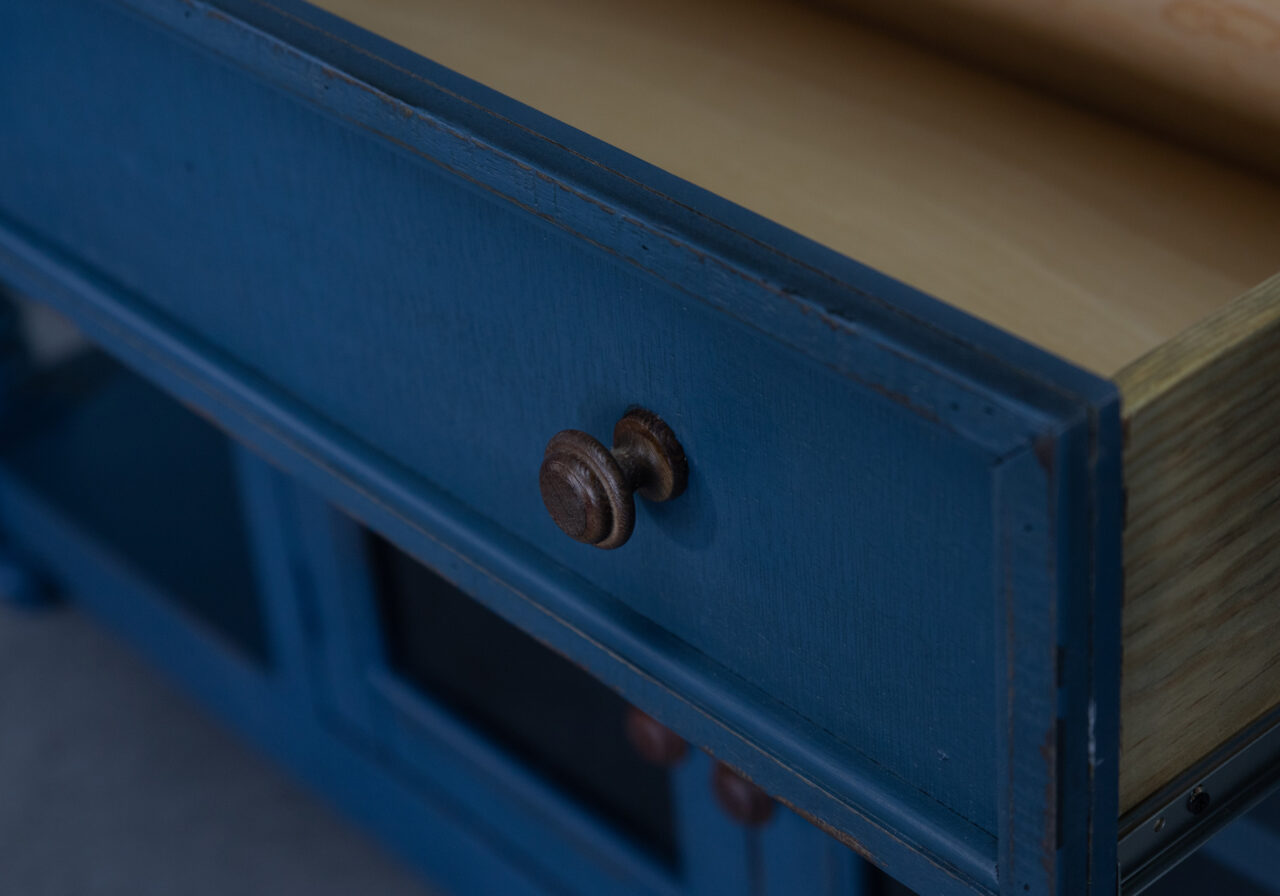 Aruba TV Unit, Angle, Detail