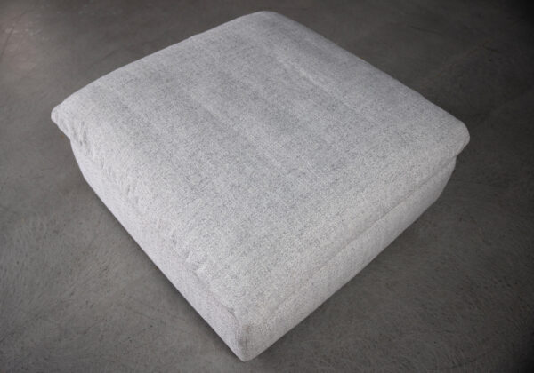 Meher Ottoman, Angle, 2