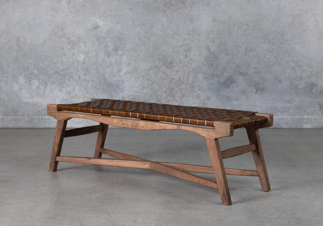 Reese Bench, Angle