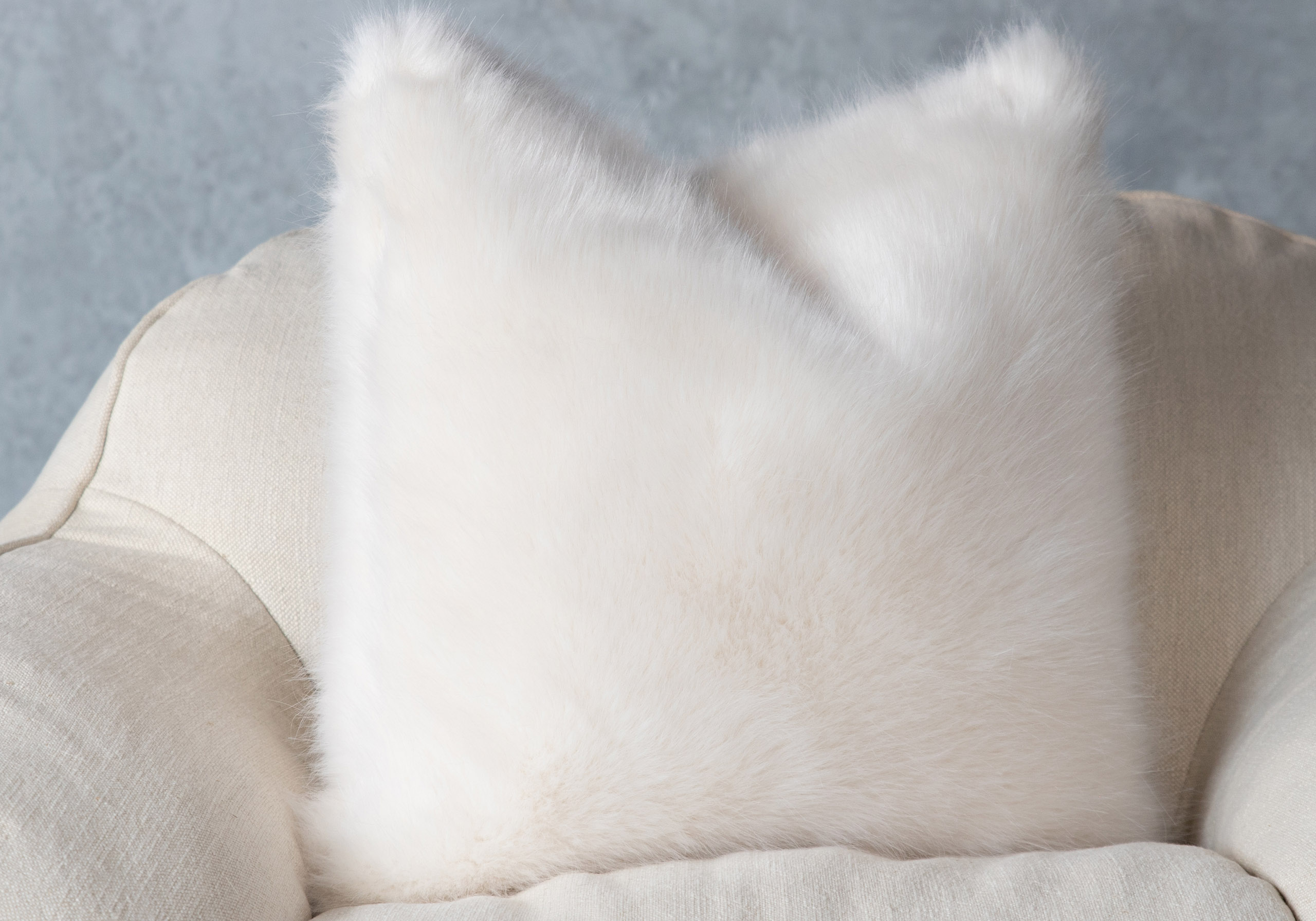 Faux-Fur-Pillow-White