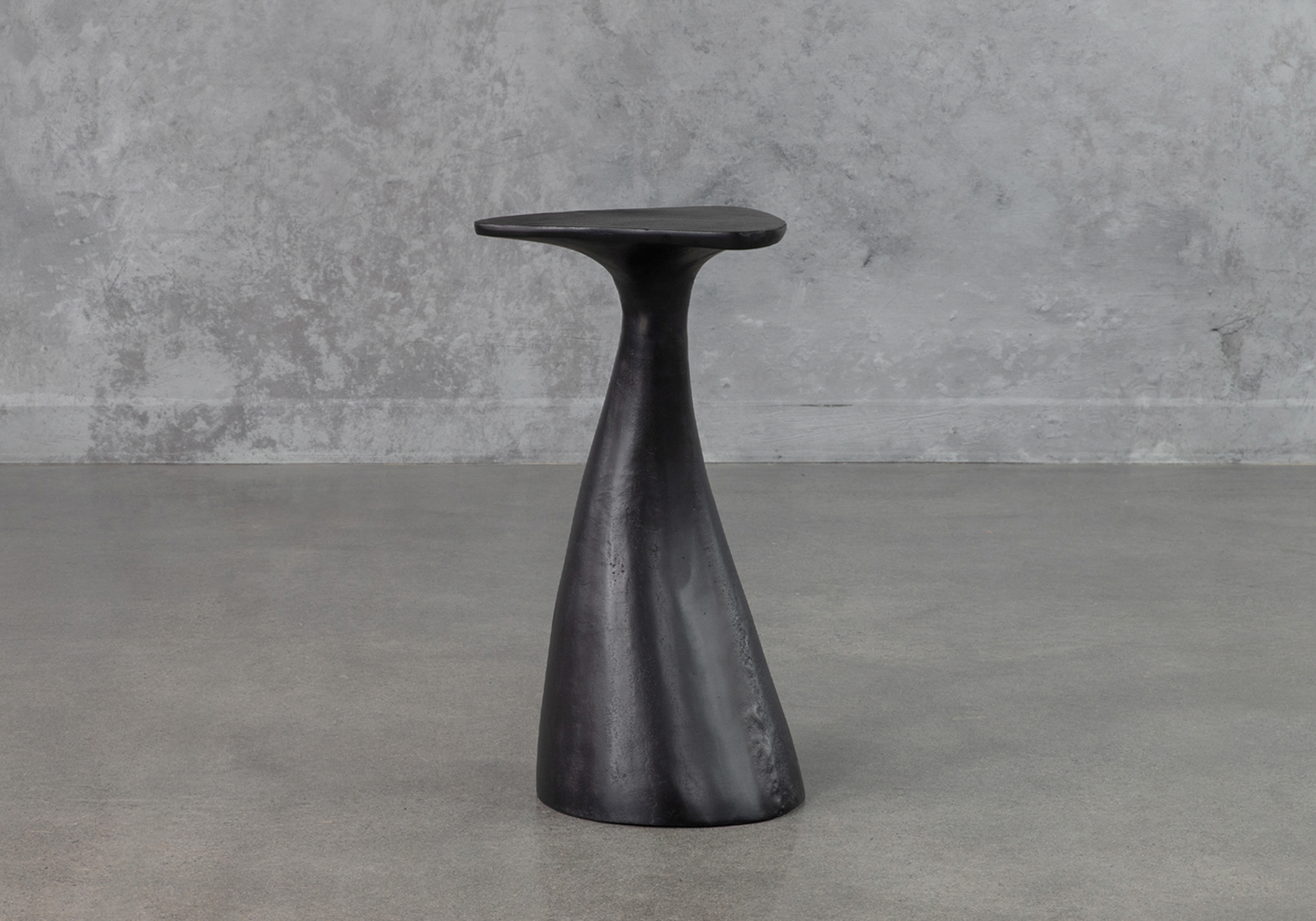 Dario Black End Table Angle 1