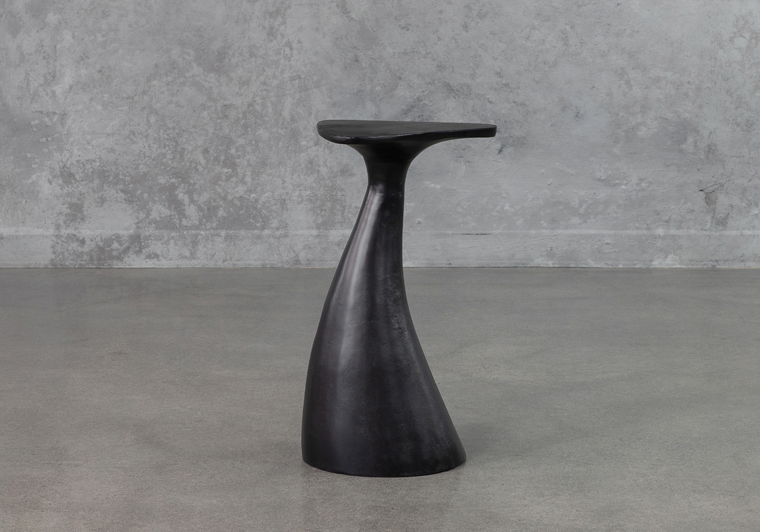 Dario Black End Table Front 1