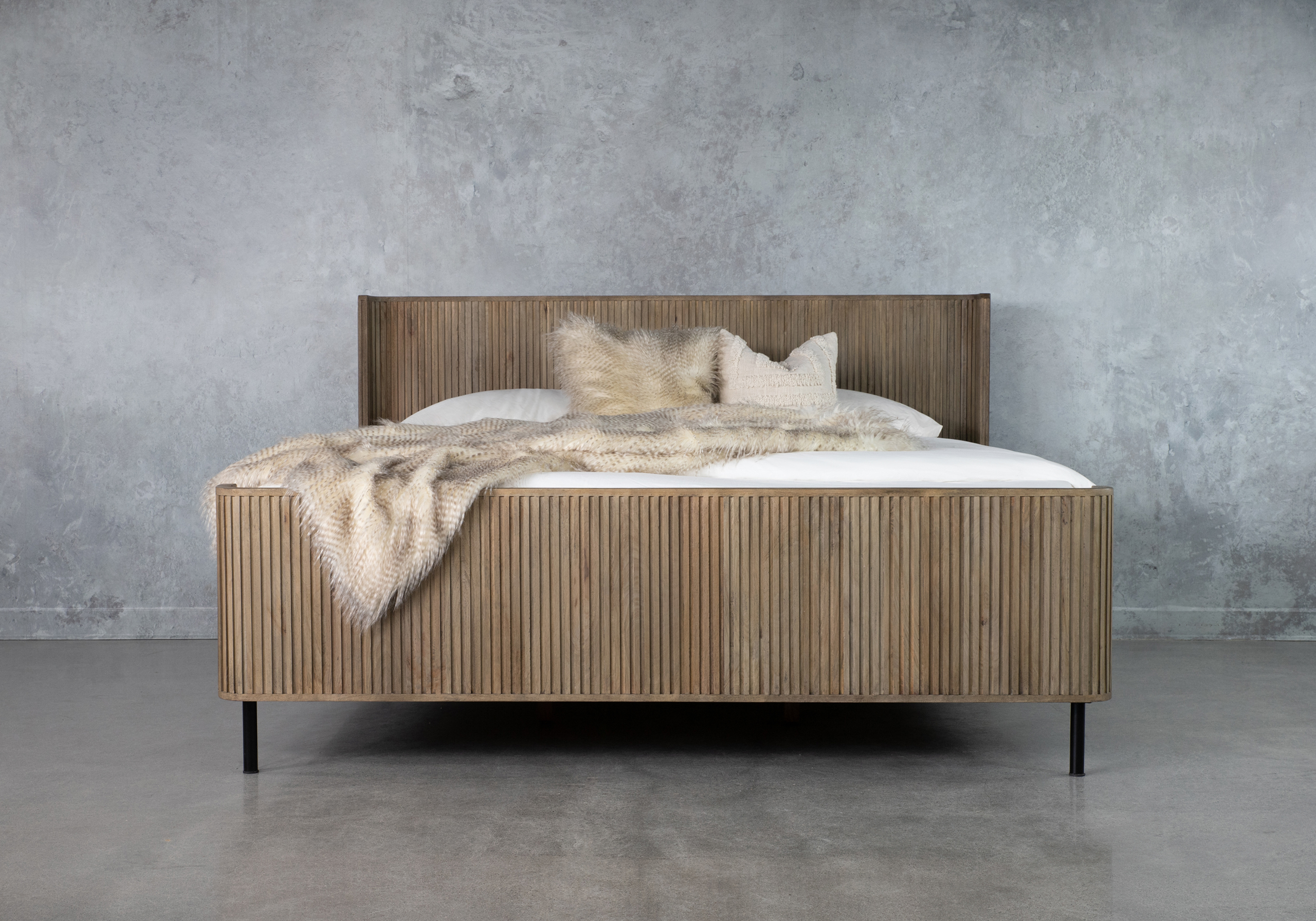Paylor Bed Front