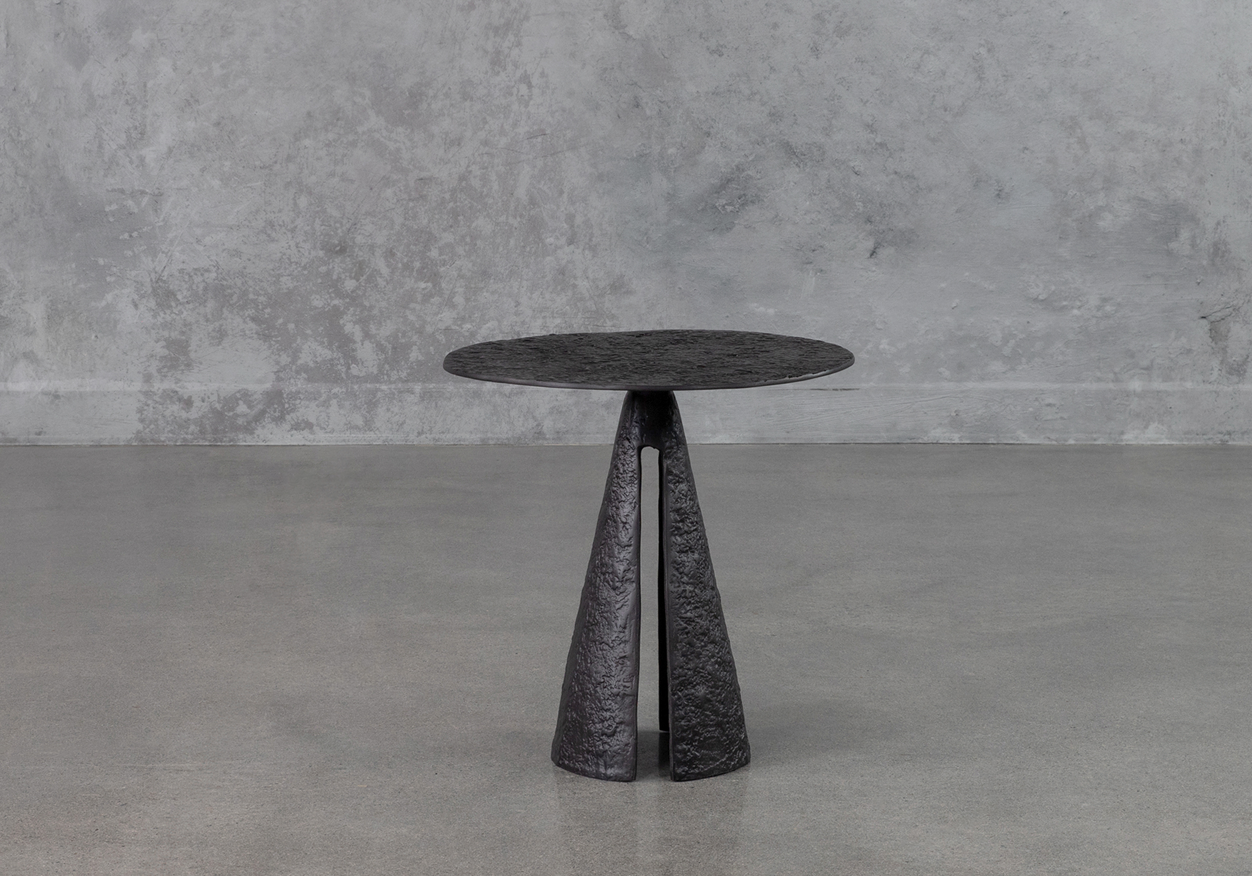 Pelle End Table Front