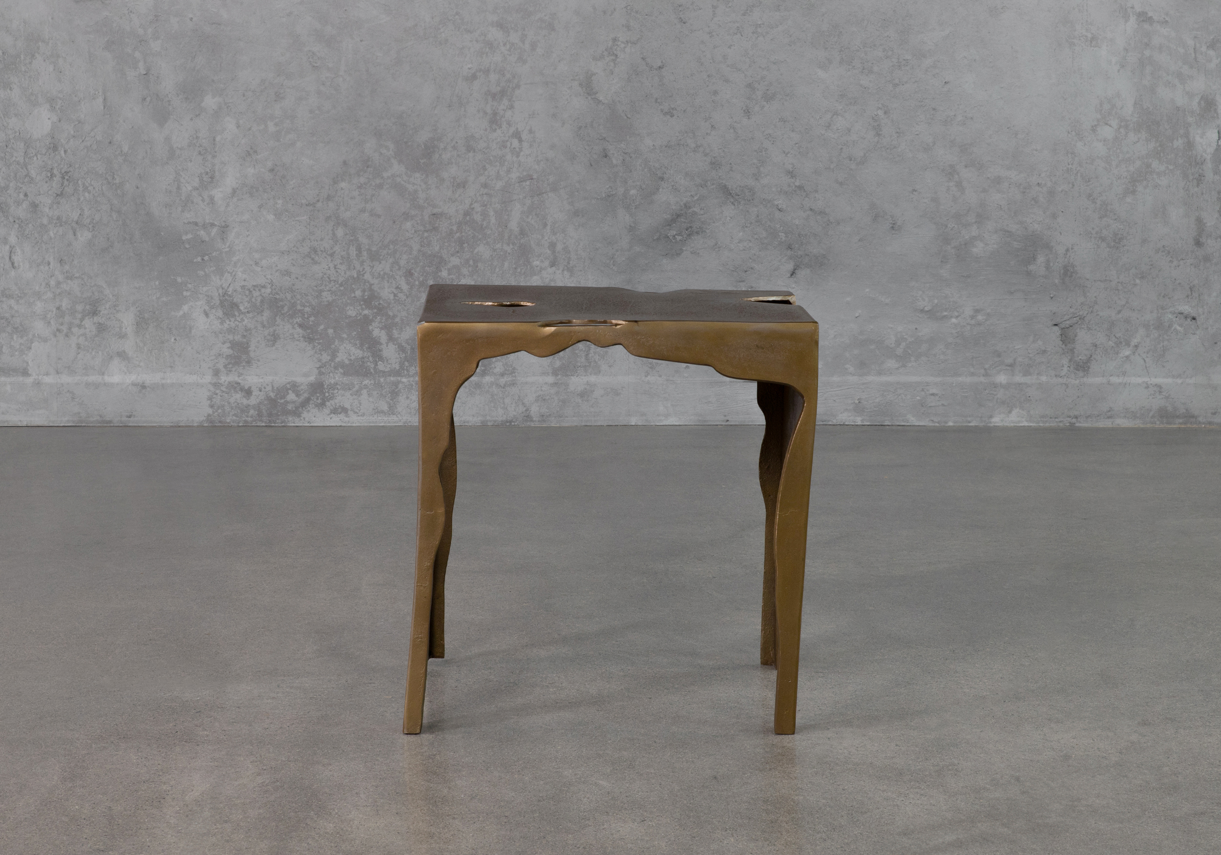 Sculpt End Table Front