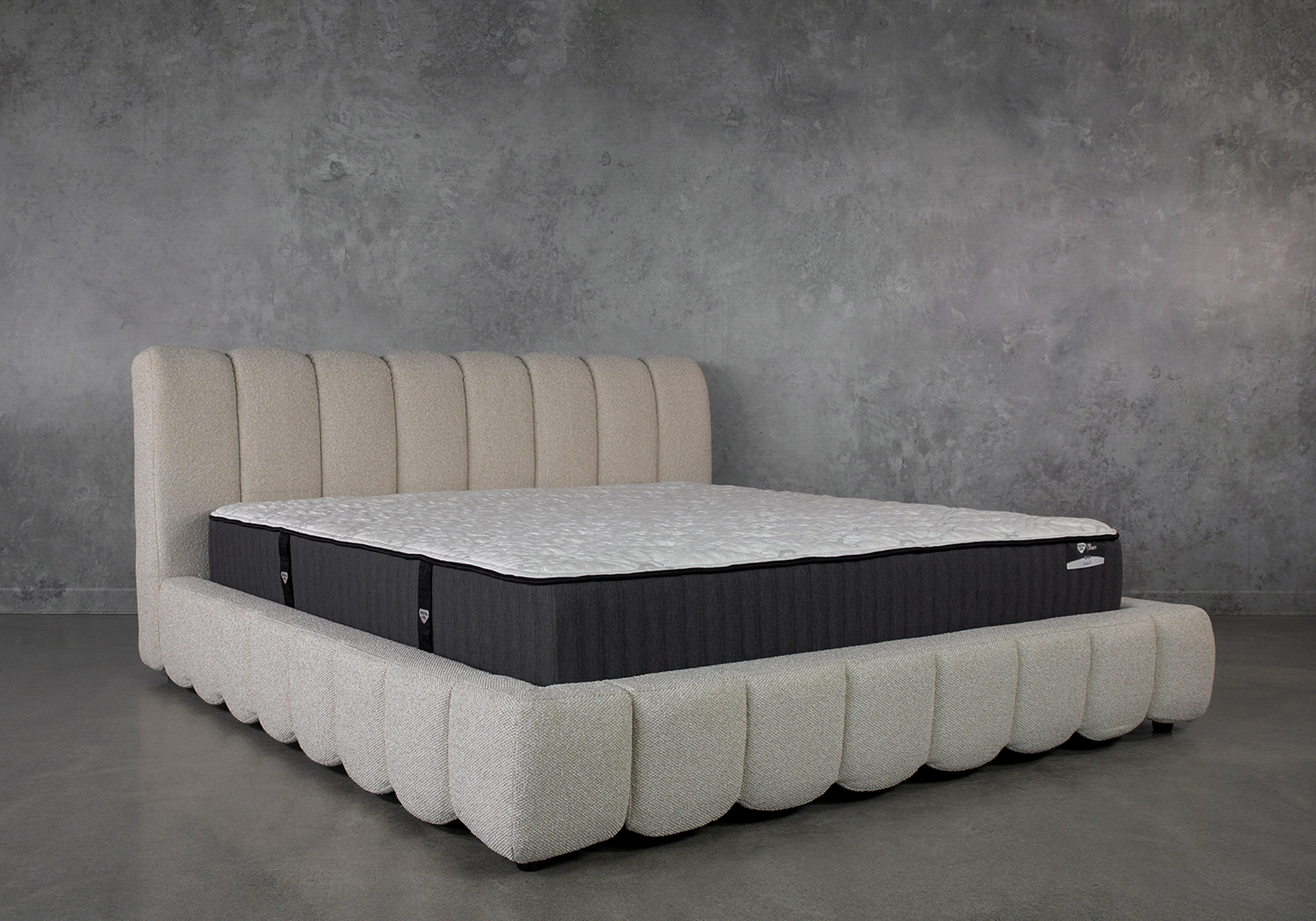 Scallop Bed Mattress Angle