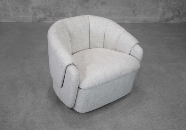Mosa Wheat Fabric Swivel Chair