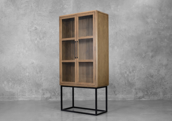 Tomas Dresser - Angle