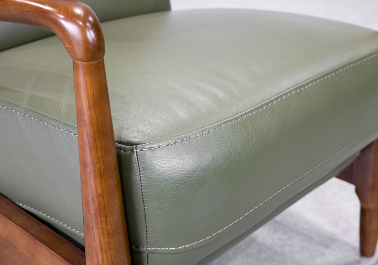 Hanford Bahama Green Leather Recliner - Close Up