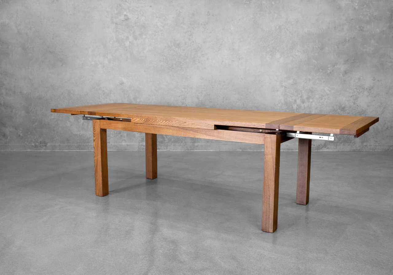 Kinsley Cognac Ext Dining Table - Angle