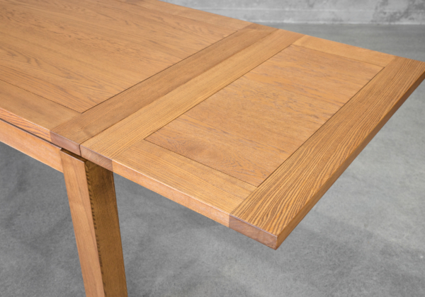 Kinsley Cognac Ext Dining Table - Leaf