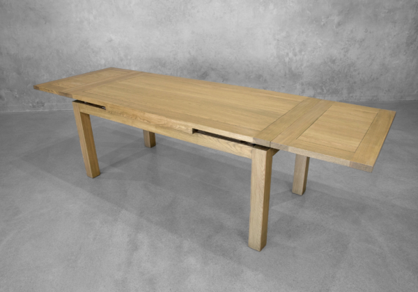 Kinsley Extendable Antique Blonde Dining Table - Leaf