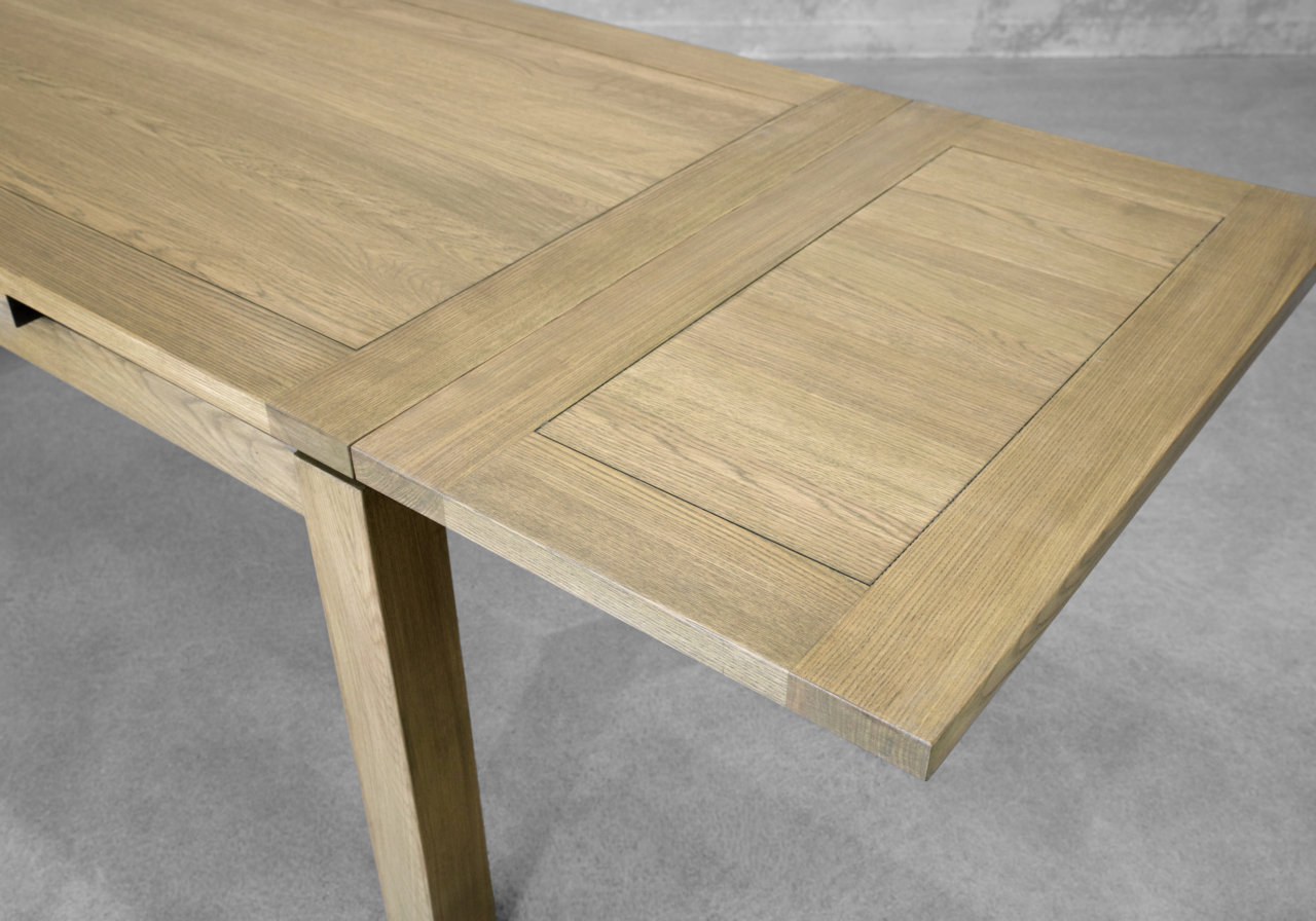 Kinsley Extendable Antique Blonde Dining Table - Leaf