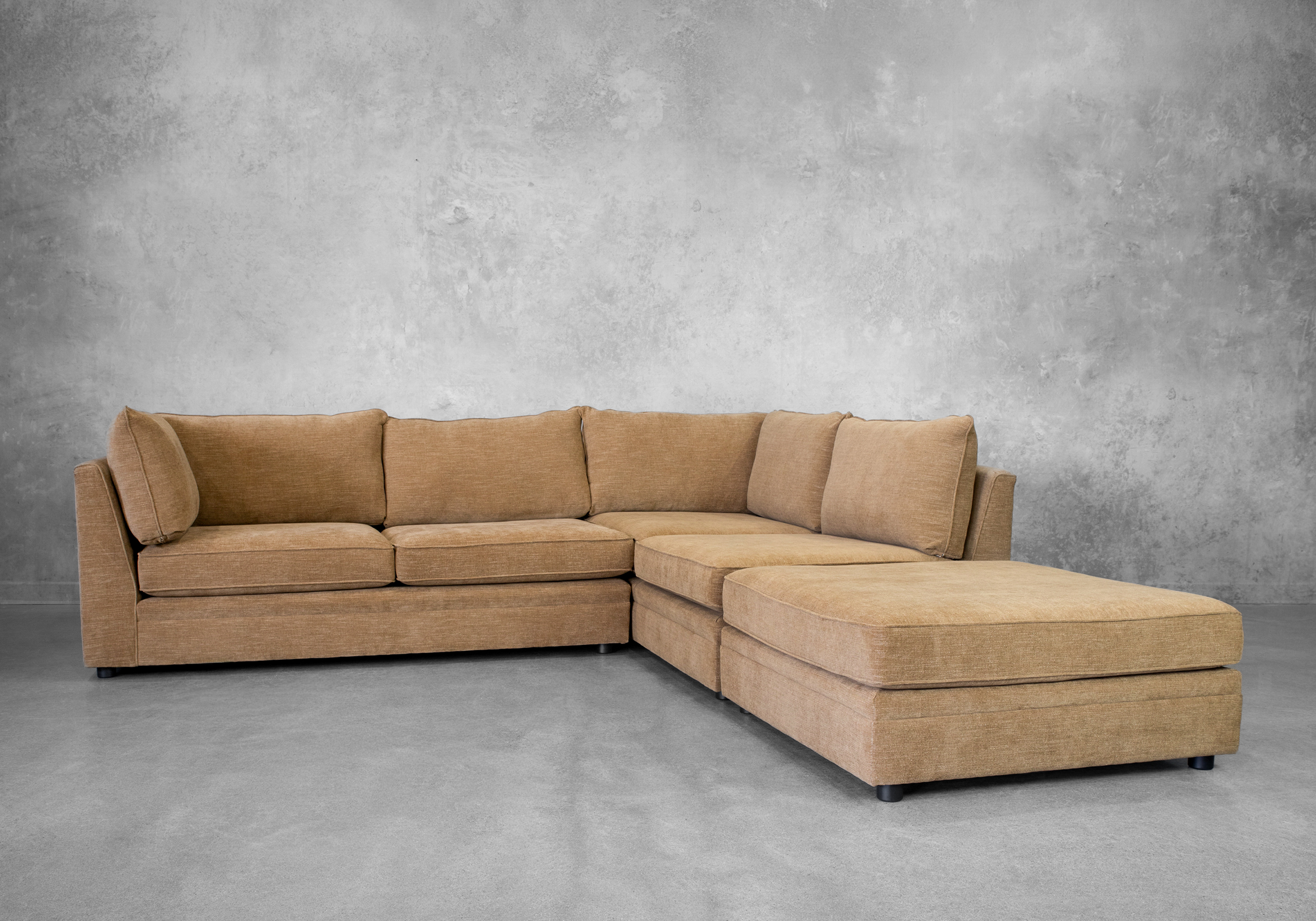 JayJay Fabric Sectional in Paso Hazelnut