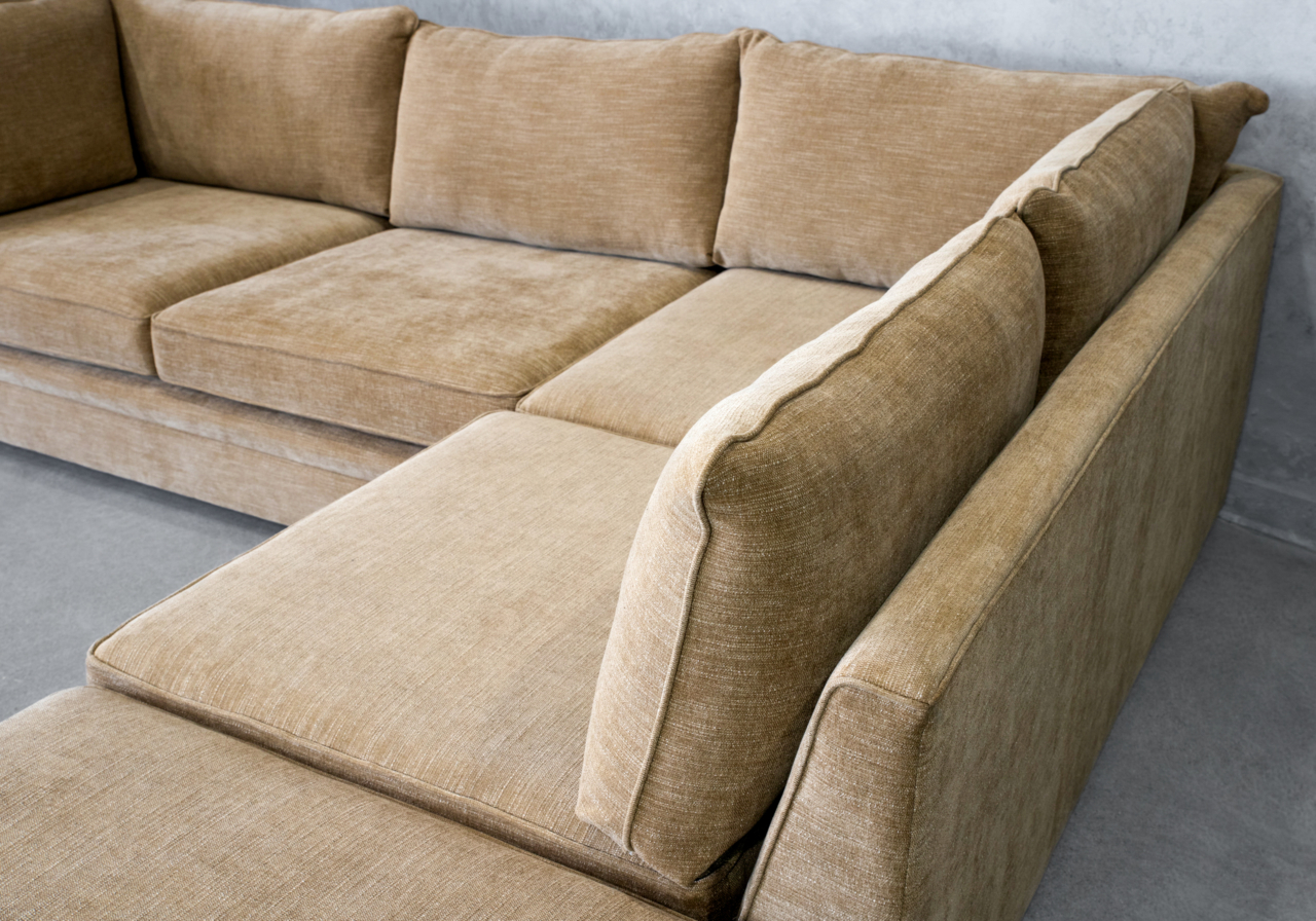 JayJay Fabric Sectional in Paso Hazelnut - Close Up - 3