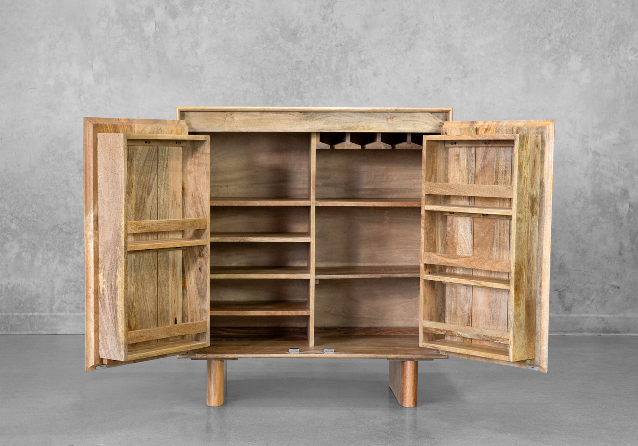Gillheme Bar Cabinet - Interior