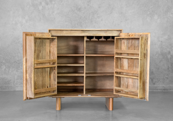 Gillheme Bar Cabinet - Interior