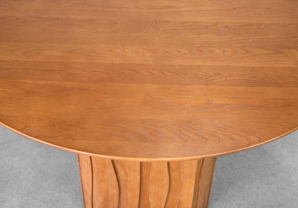 Meika Round Table - Close Up