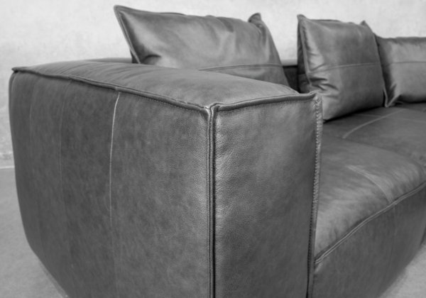 Shauna Leather Sectional in Black - Closeup