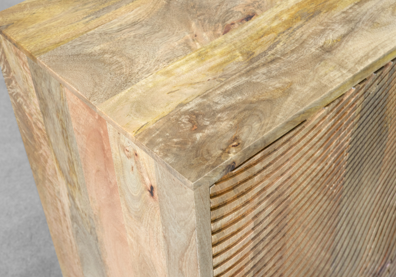 Tenore Cabinet - Close Up